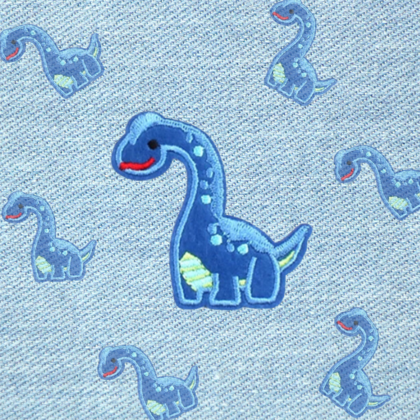 Blauwe Dinosaurus Patch – Geborduurde Strijkpatch 6x6,5 cm